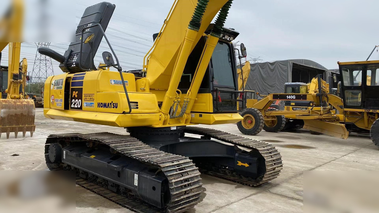 KOMATSU PC220-8 - Escavadora de rastos: foto 4 KOMATSU PC220-8 - Escavadora de rastos: foto 4