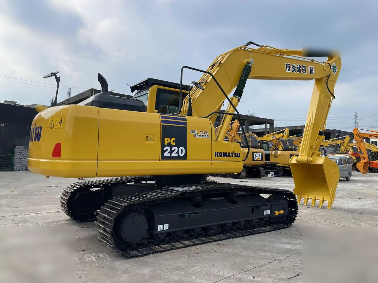 KOMATSU PC220-8 - Escavadora de rastos: foto 5 KOMATSU PC220-8 - Escavadora de rastos: foto 5