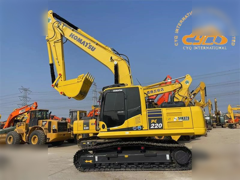 KOMATSU PC220-8 - Escavadora de rastos: foto 3 KOMATSU PC220-8 - Escavadora de rastos: foto 3