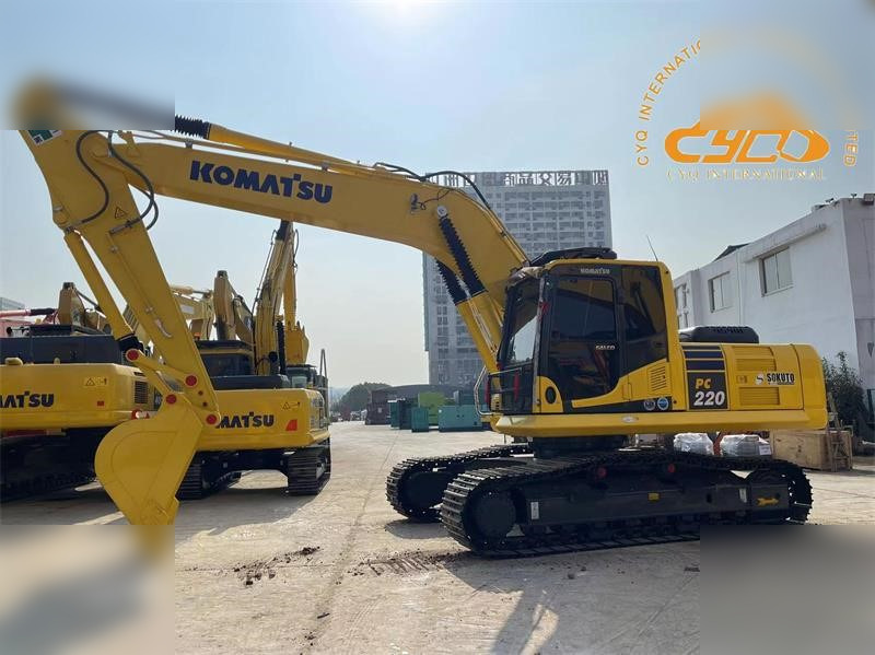 KOMATSU PC220-8 - Escavadora de rastos: foto 1 KOMATSU PC220-8 - Escavadora de rastos: foto 1