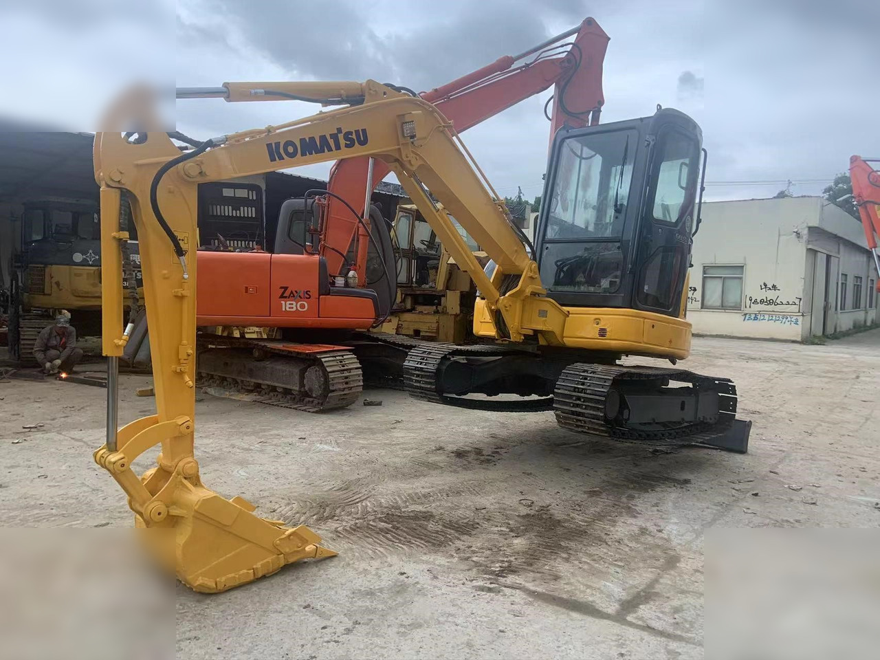 KOMATSU PC40MR-2 - Mini escavadeira: foto 1 KOMATSU PC40MR-2 - Mini escavadeira: foto 1