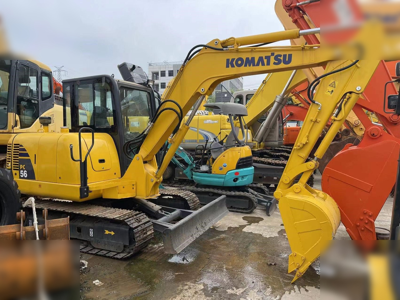 KOMATSU PC56-7 - Mini escavadeira: foto 1 KOMATSU PC56-7 - Mini escavadeira: foto 1