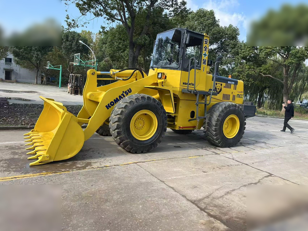KOMATSU WA320-3 - Pá carregadora de rodas: foto 1 KOMATSU WA320-3 - Pá carregadora de rodas: foto 1