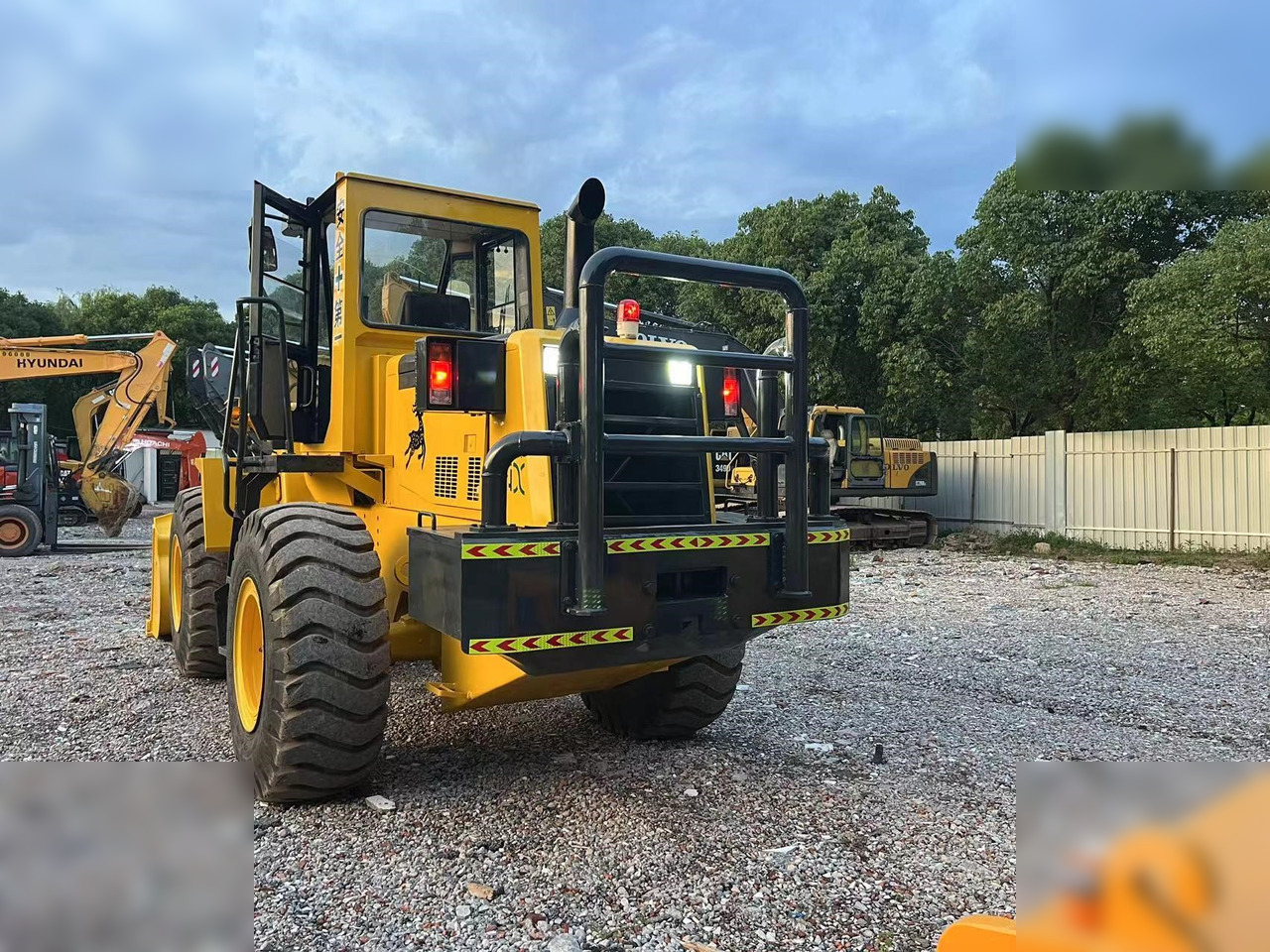 KOMATSU WA320-3 - Pá carregadora de rodas: foto 4 KOMATSU WA320-3 - Pá carregadora de rodas: foto 4