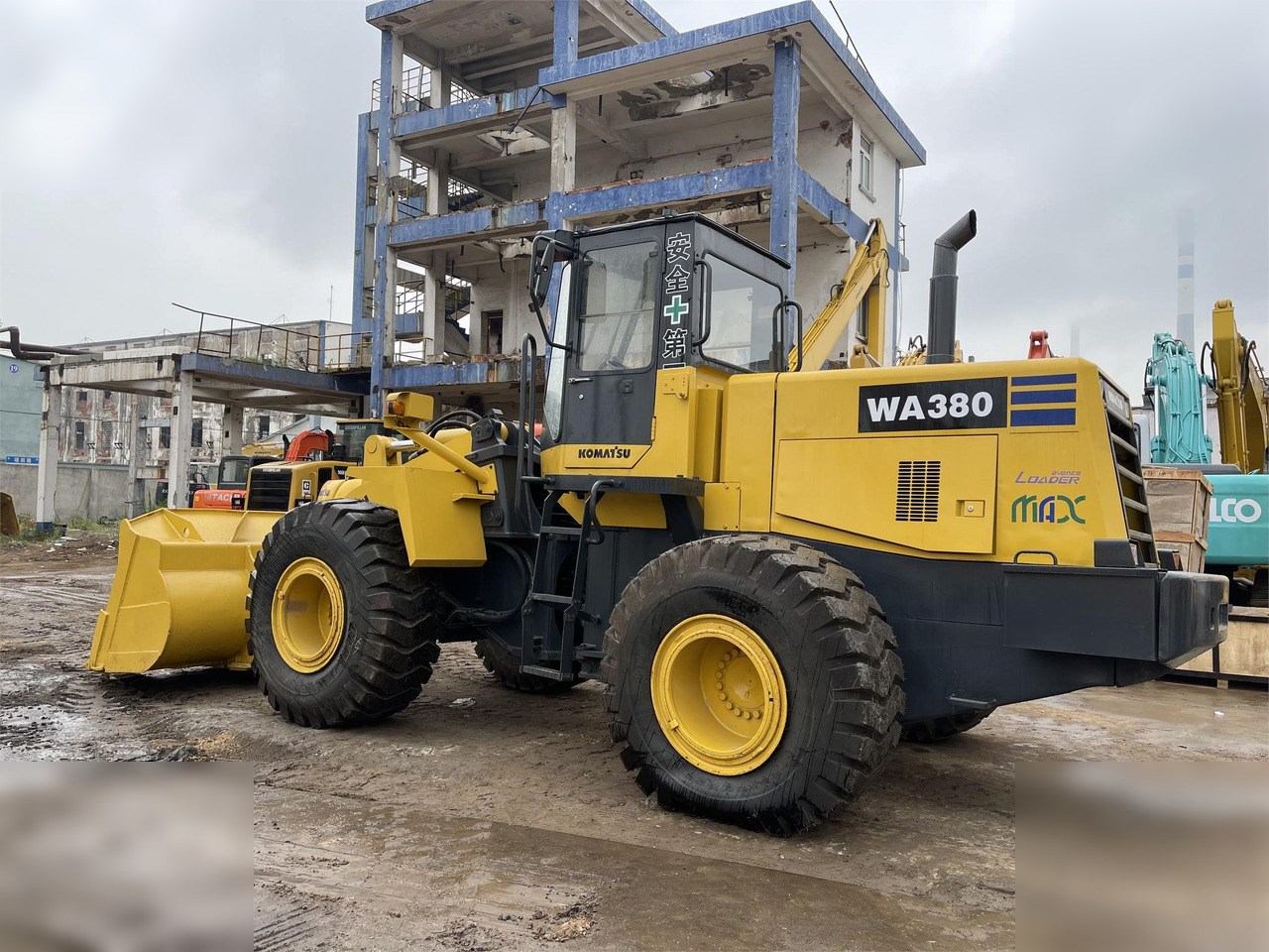 KOMATSU WA380-3 - Pá carregadora de rodas: foto 3 KOMATSU WA380-3 - Pá carregadora de rodas: foto 3