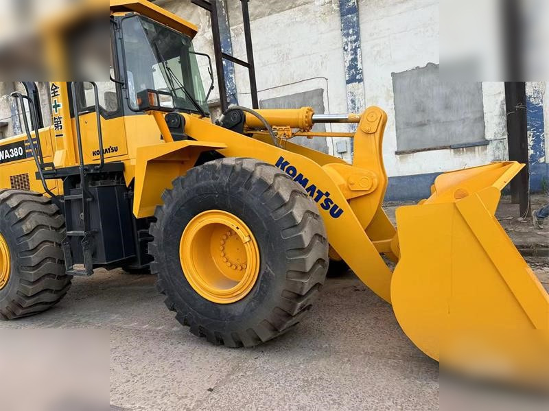 KOMATSU WA380-3 - Pá carregadora de rodas: foto 4 KOMATSU WA380-3 - Pá carregadora de rodas: foto 4