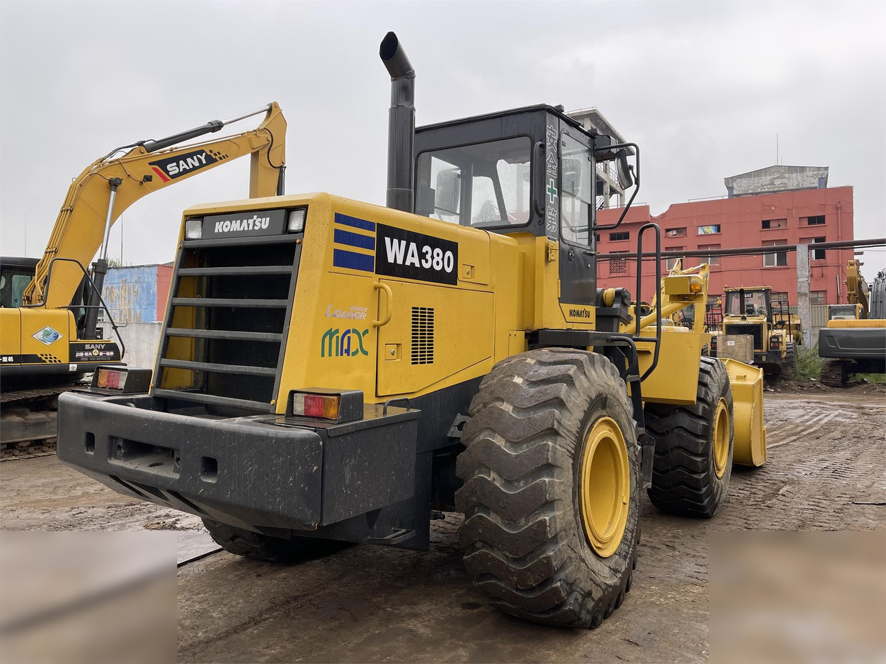 KOMATSU WA380-3 - Pá carregadora de rodas: foto 2 KOMATSU WA380-3 - Pá carregadora de rodas: foto 2