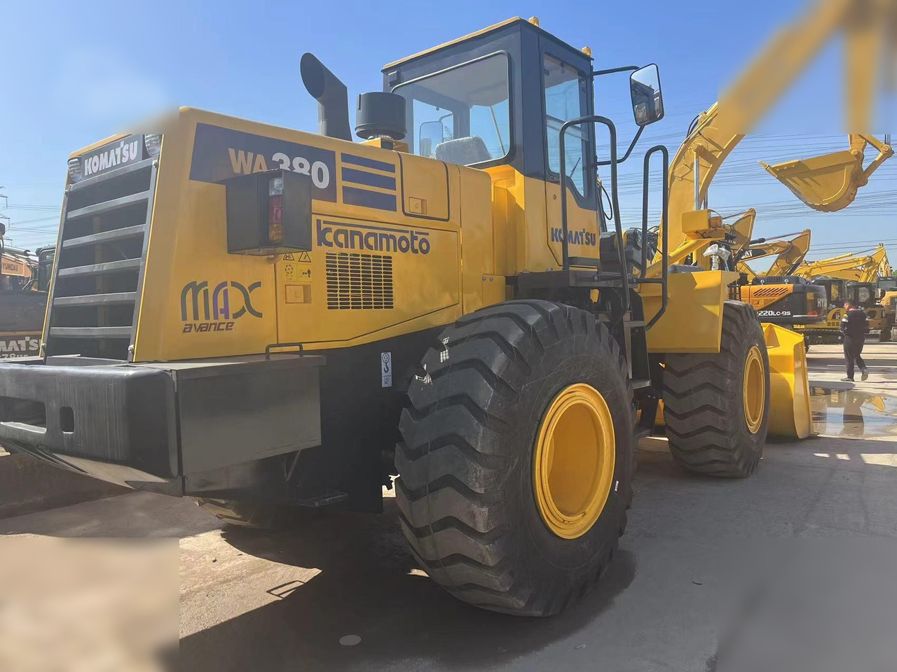 KOMATSU WA380-3 - Pá carregadora de rodas: foto 2 KOMATSU WA380-3 - Pá carregadora de rodas: foto 2