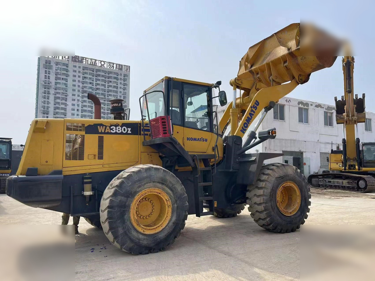 KOMATSU WA380Z-6 - Pá carregadora de rodas: foto 2 KOMATSU WA380Z-6 - Pá carregadora de rodas: foto 2