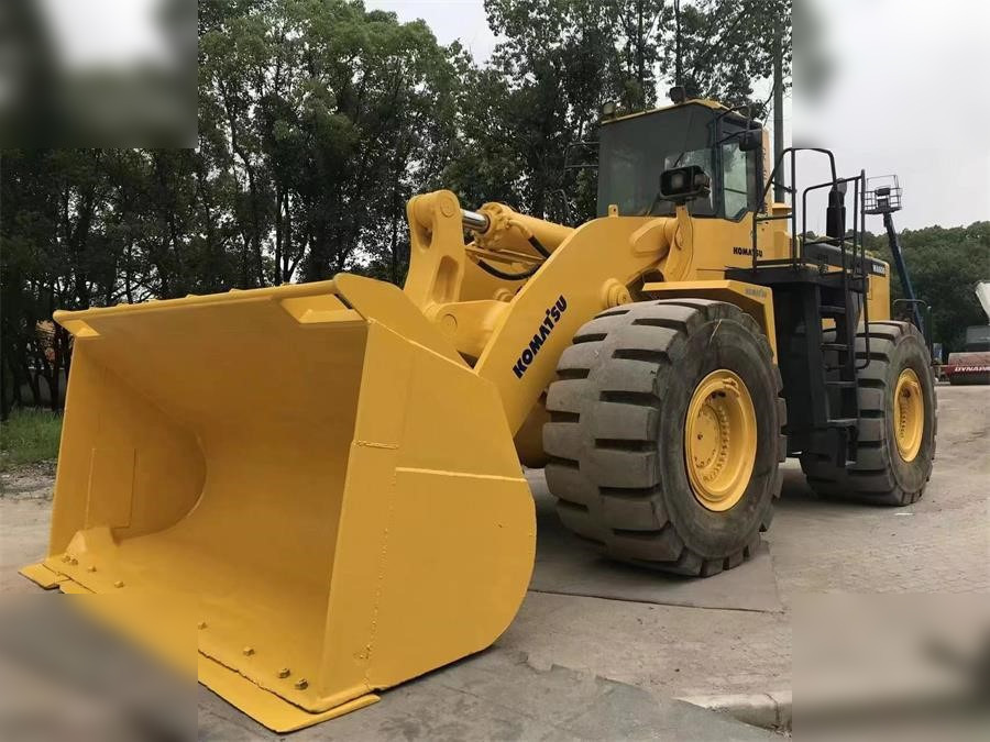 KOMATSU WA600-3 - Pá carregadora de rodas: foto 2 KOMATSU WA600-3 - Pá carregadora de rodas: foto 2