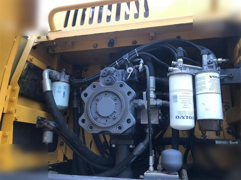 Escavadora de rastos VOLVO EC480DL: foto 9