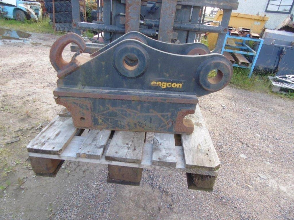 Engcon snabbfäste till Hitachi 210 - Acoplamento rápido para Máquina de construção: foto 1 Engcon snabbfäste till Hitachi 210 - Acoplamento rápido para Máquina de construção: foto 1