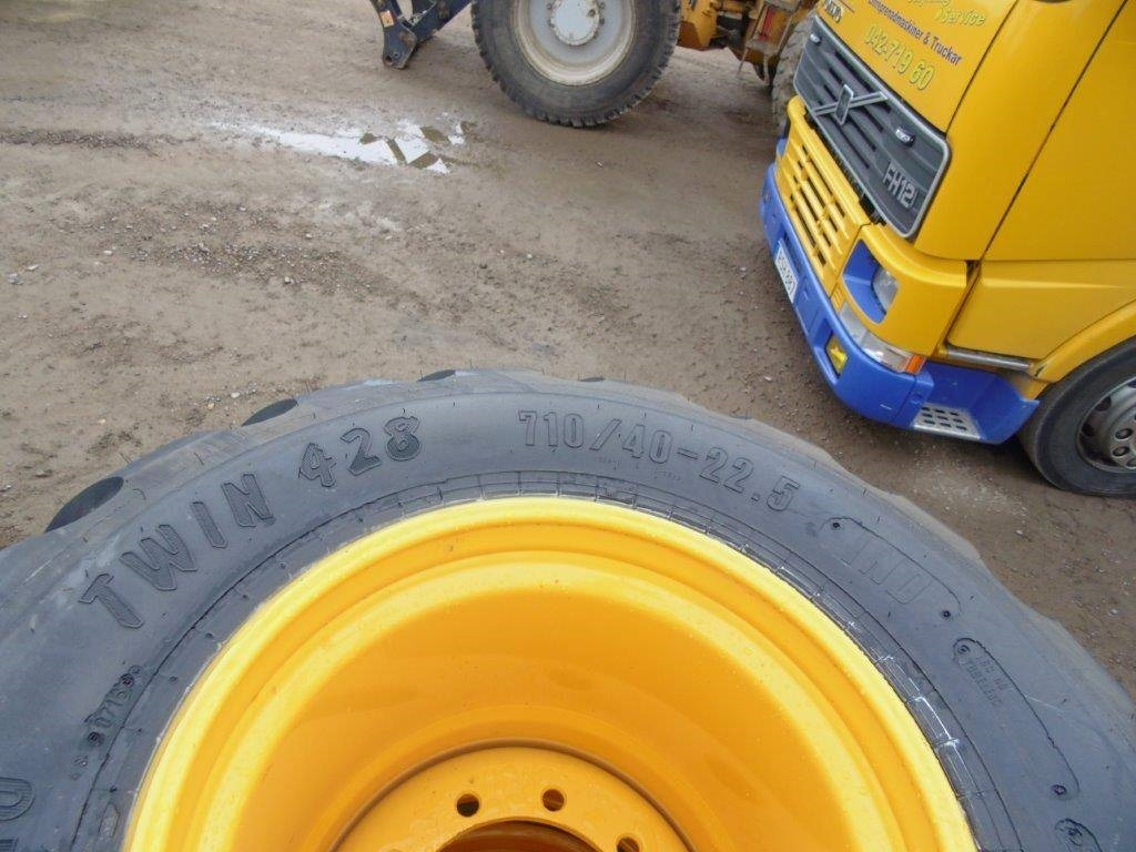 Trelleborg Twin 428 710-40-22,5 med fälg - Roda completa para Máquina de outro: foto 1 Trelleborg Twin 428 710-40-22,5 med fälg - Roda completa para Máquina de outro: foto 1