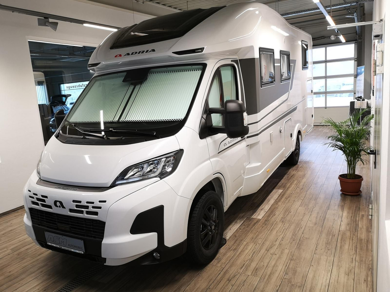 Adria Coral ALL-IN 650 DL*SOLAR*MARKISE*NAVI*SOFORT* - Autocaravana perfilada: foto 2 Adria Coral ALL-IN 650 DL*SOLAR*MARKISE*NAVI*SOFORT* - Autocaravana perfilada: foto 2