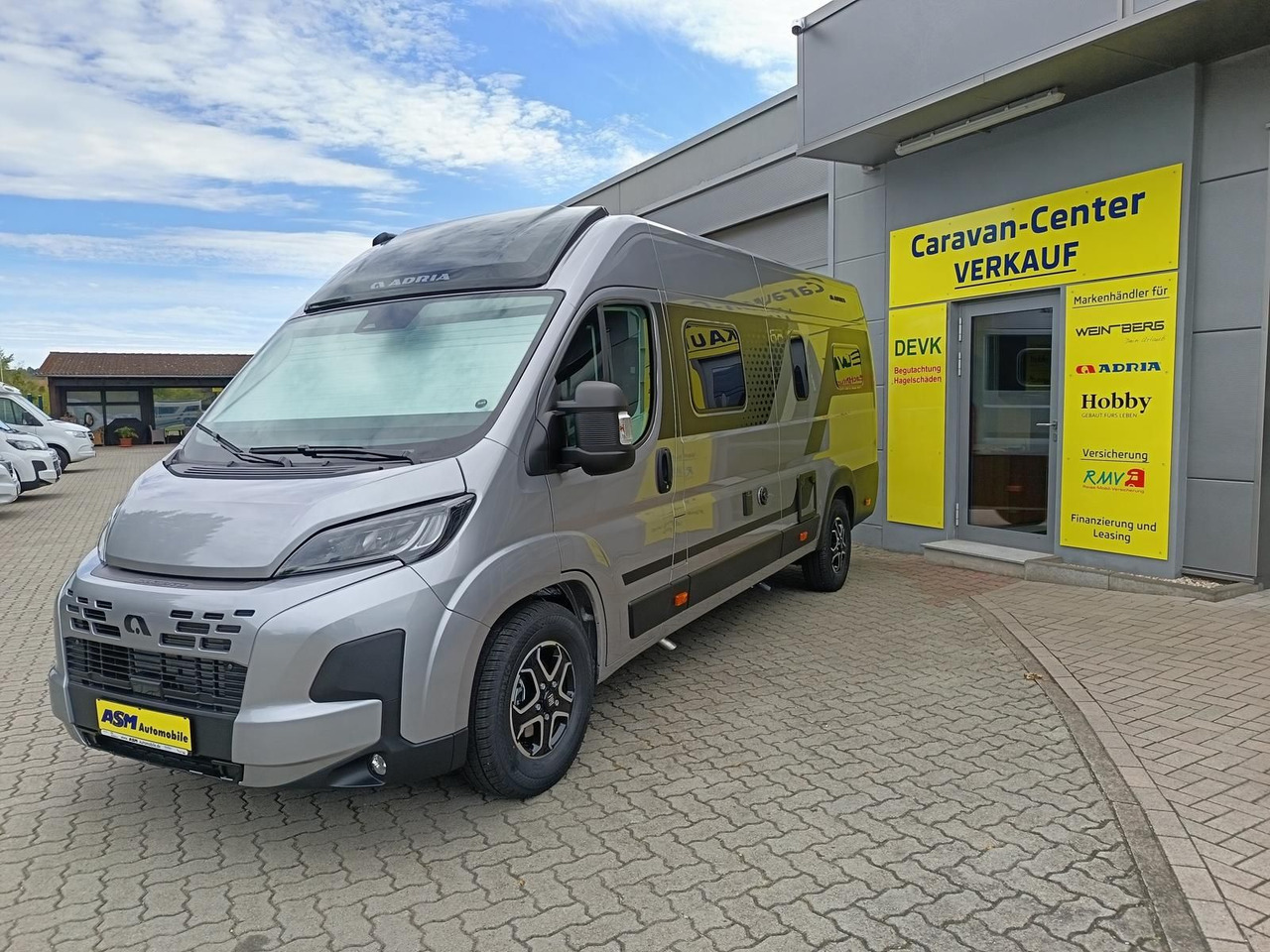 Adria Twin "60Y" 640 SGX 3,5 MAXI*JUBILEE*MARKISE*LED* - Campervan: foto 2 Adria Twin "60Y" 640 SGX 3,5 MAXI*JUBILEE*MARKISE*LED* - Campervan: foto 2