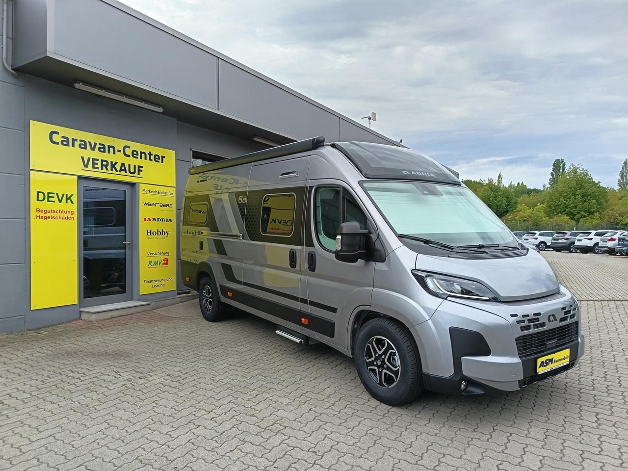 Adria Twin "60Y" 640 SGX 3,5 MAXI*JUBILEE*MARKISE*LED* - Campervan: foto 3 Adria Twin "60Y" 640 SGX 3,5 MAXI*JUBILEE*MARKISE*LED* - Campervan: foto 3