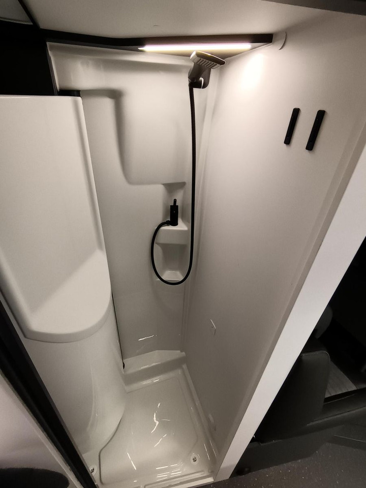 Locação financeira de  Adria Twin Edition 640 SGX Maxi 132kW*138L KÜHLSCHRANK Adria Twin Edition 640 SGX Maxi 132kW*138L KÜHLSCHRANK: foto 19