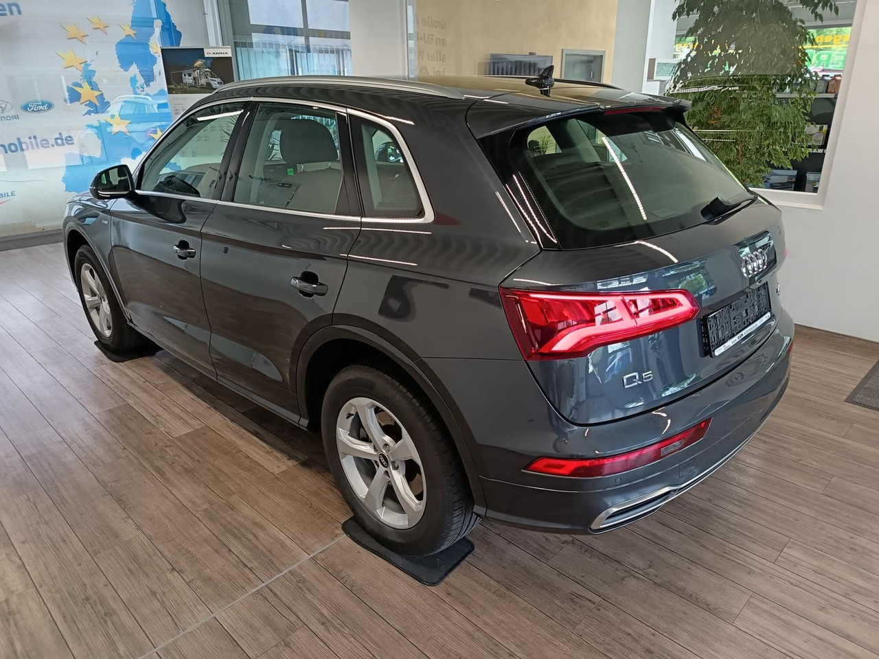 Audi Q5 40 TDI Quattro S-Line*AHK*NAVI*LED*R-KAM*DAB* - SUV: foto 4 Audi Q5 40 TDI Quattro S-Line*AHK*NAVI*LED*R-KAM*DAB* - SUV: foto 4