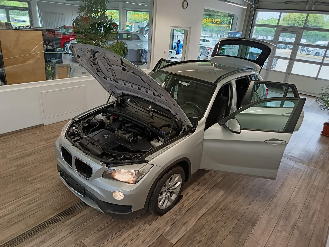 BMW X1 sDrive 18i 110 kW*SITZHEIZUNG*KLIMAAUTOMATIK - SUV: foto 2 BMW X1 sDrive 18i 110 kW*SITZHEIZUNG*KLIMAAUTOMATIK - SUV: foto 2