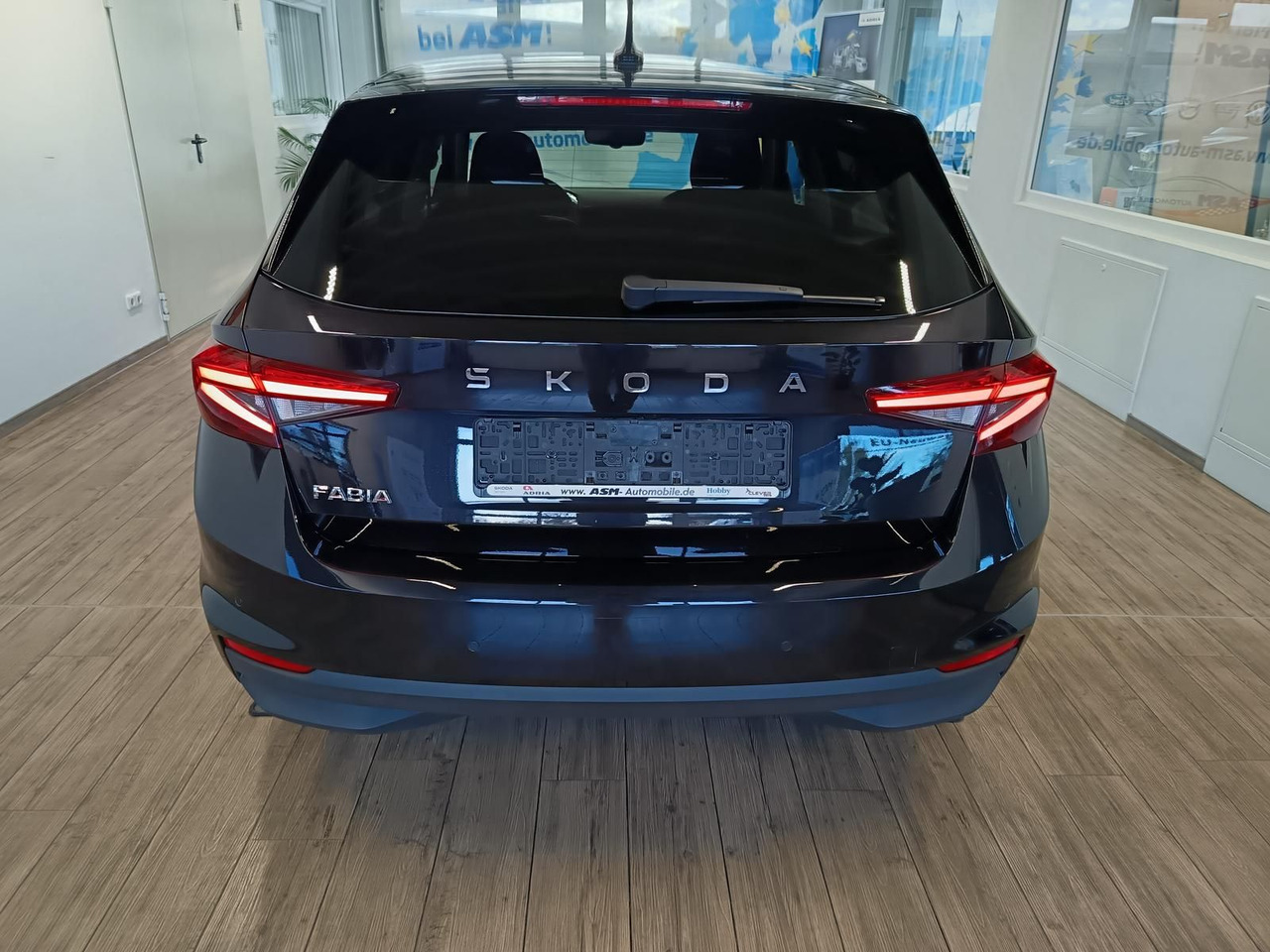 Skoda Fabia 130 Jahre 1,0 TSI*AHK-VORBER.*5J.GARANTIE* - Sedan: foto 5 Skoda Fabia 130 Jahre 1,0 TSI*AHK-VORBER.*5J.GARANTIE* - Sedan: foto 5