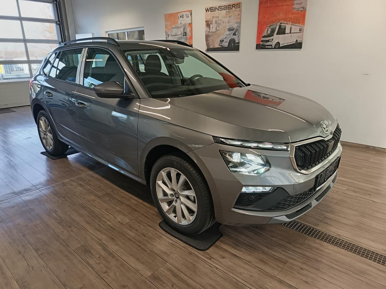 Skoda Kamiq 130 Jahre 1,5TSI DSG*AHK*ACC*LED*R-KAM*PDC - SUV: foto 3 Skoda Kamiq 130 Jahre 1,5TSI DSG*AHK*ACC*LED*R-KAM*PDC - SUV: foto 3