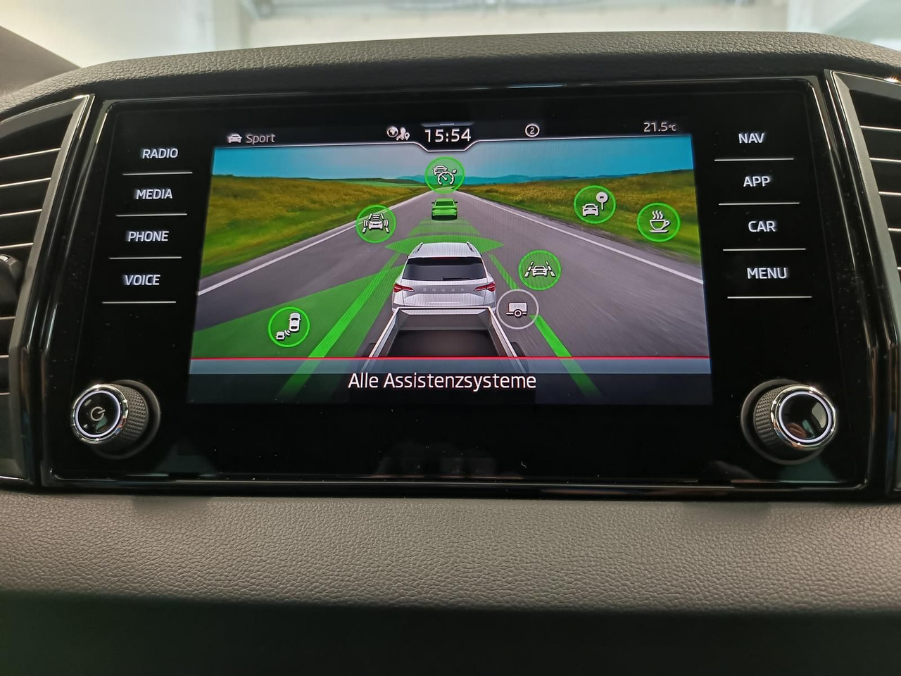 SUV Skoda Karoq Sportline 1,5 TSI DSG*AHK*PSD*STD.HZG*NAVI: foto 15 SUV Skoda Karoq Sportline 1,5 TSI DSG*AHK*PSD*STD.HZG*NAVI: foto 15