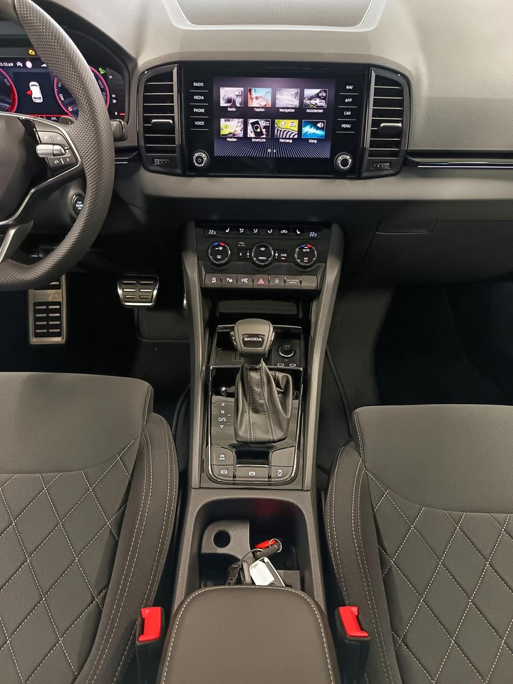 SUV Skoda Karoq Sportline 1,5 TSI DSG*AHK*PSD*STD.HZG*NAVI: foto 10 SUV Skoda Karoq Sportline 1,5 TSI DSG*AHK*PSD*STD.HZG*NAVI: foto 10