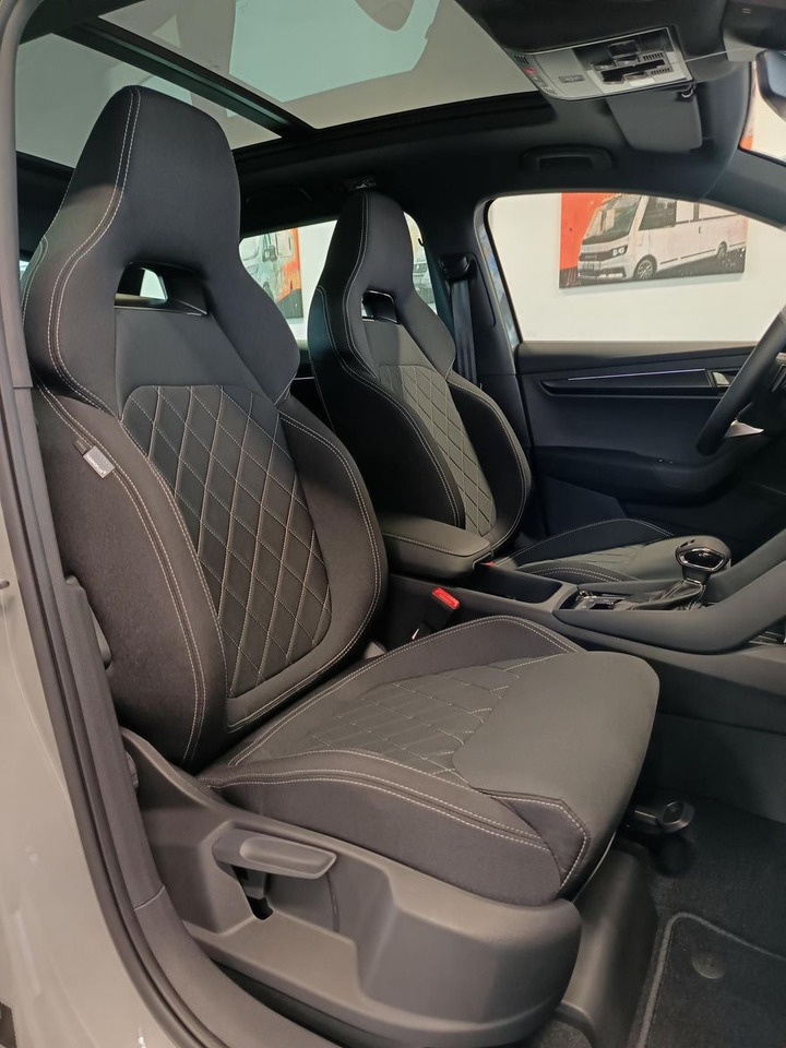 SUV Skoda Karoq Sportline 1,5 TSI DSG*AHK*PSD*STD.HZG*NAVI: foto 22 SUV Skoda Karoq Sportline 1,5 TSI DSG*AHK*PSD*STD.HZG*NAVI: foto 22