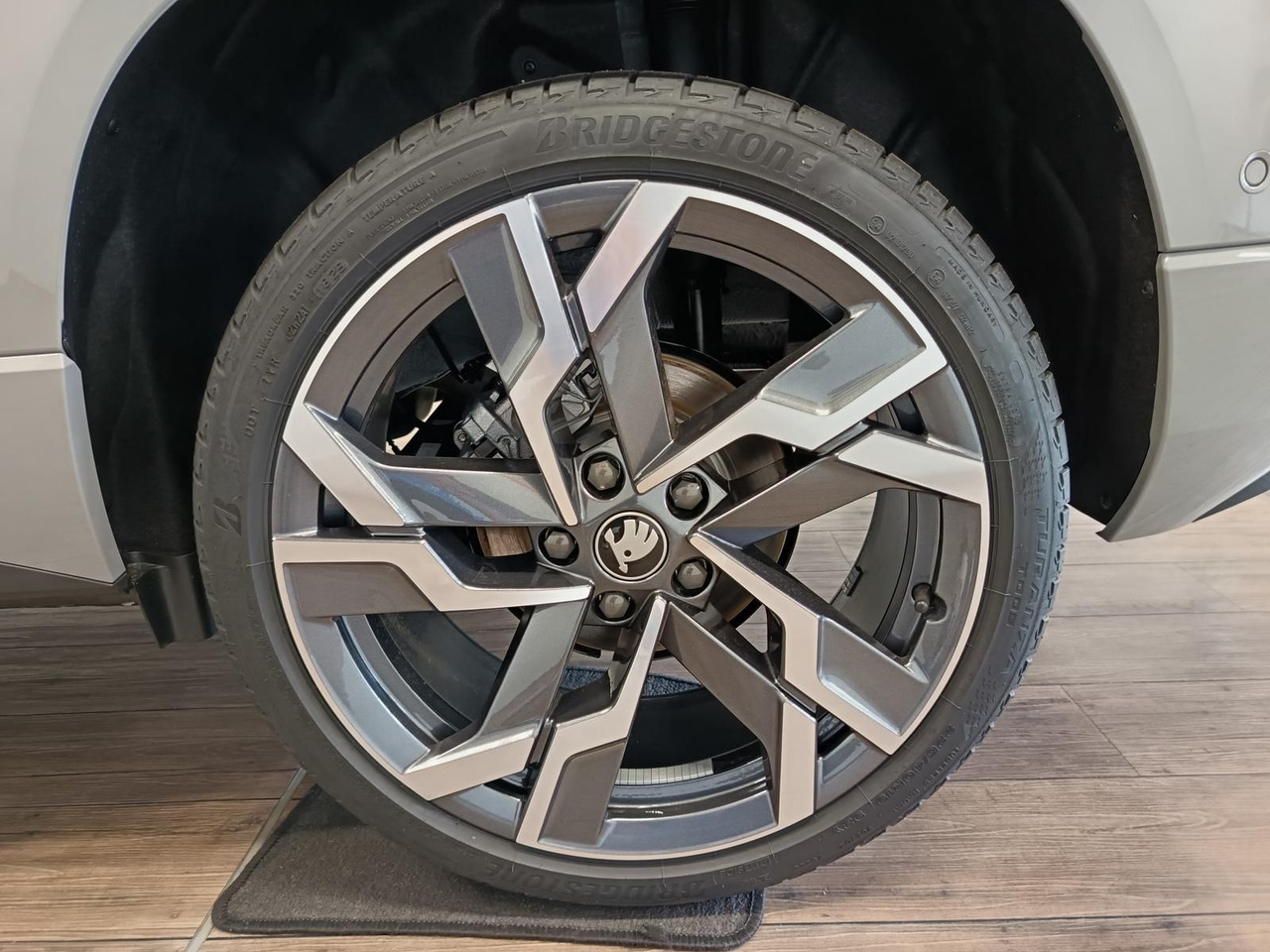 SUV Skoda Karoq Sportline 1,5 TSI DSG*AHK*PSD*STD.HZG*NAVI: foto 25 SUV Skoda Karoq Sportline 1,5 TSI DSG*AHK*PSD*STD.HZG*NAVI: foto 25