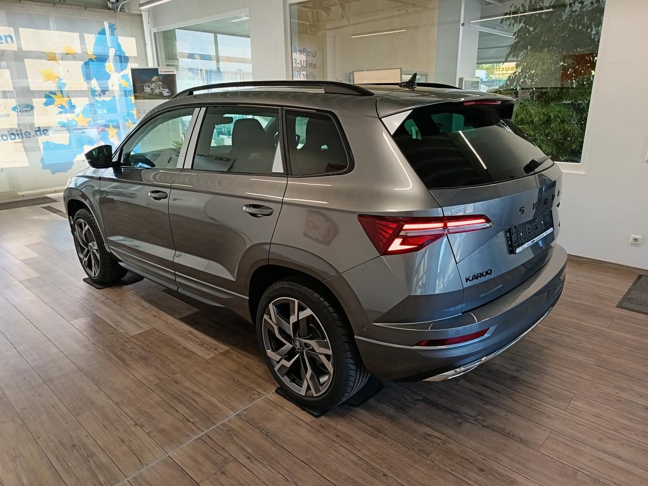 Skoda Karoq Sportline 2,0 TDI DSG 4x4*AHK*PSD*STD.HZG* - SUV: foto 4 Skoda Karoq Sportline 2,0 TDI DSG 4x4*AHK*PSD*STD.HZG* - SUV: foto 4