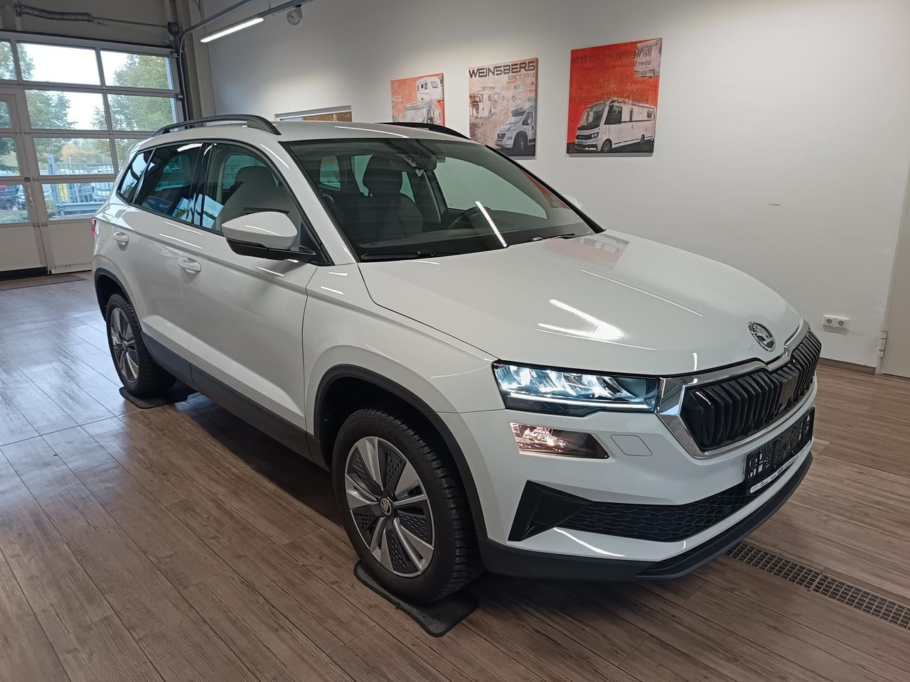 Skoda Karoq Style 1,5 TSI DSG*AHK*NAVI*LED*R-KAM*2xPDC - SUV: foto 3 Skoda Karoq Style 1,5 TSI DSG*AHK*NAVI*LED*R-KAM*2xPDC - SUV: foto 3