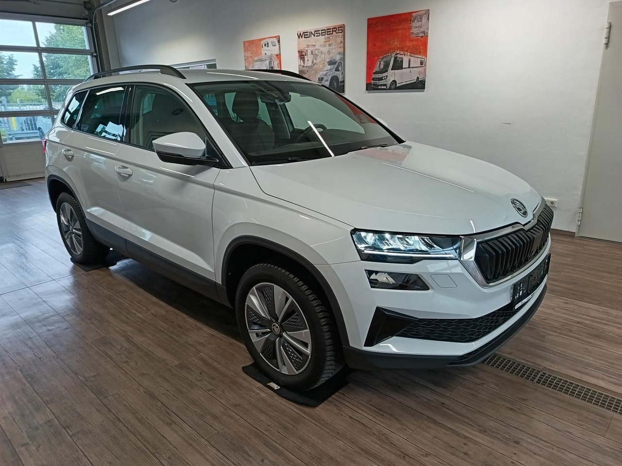 Skoda Karoq Style 1,5TSI DSG*AHK-VORBER*NAVI*LED*R-KAM - SUV: foto 3 Skoda Karoq Style 1,5TSI DSG*AHK-VORBER*NAVI*LED*R-KAM - SUV: foto 3