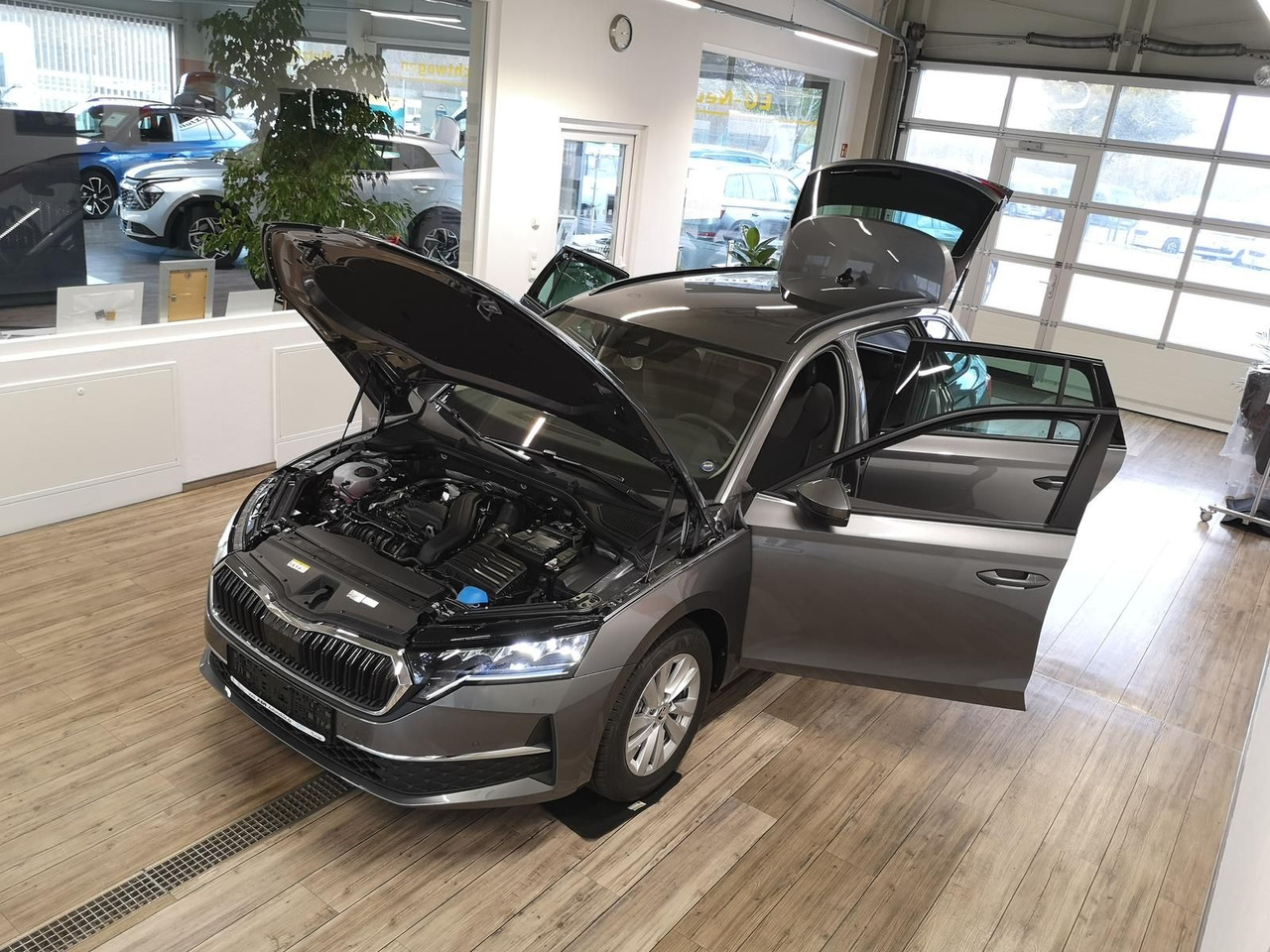 Skoda Octavia Combi Selection DSG*R-KAM*LED*DAB*2xPDC* - Carrinha: foto 5 Skoda Octavia Combi Selection DSG*R-KAM*LED*DAB*2xPDC* - Carrinha: foto 5