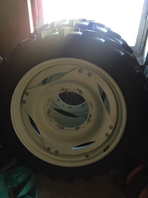 Alliance 270/95R36 Forhjul - New Holland T7 SWB - Pneu para Máquina agrícola: foto 1 Alliance 270/95R36 Forhjul - New Holland T7 SWB - Pneu para Máquina agrícola: foto 1