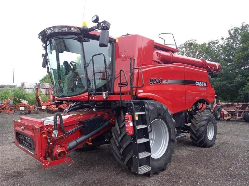 Case IH Axial Flow 9240 - Ceifeira debulhadora: foto 1 Case IH Axial Flow 9240 - Ceifeira debulhadora: foto 1
