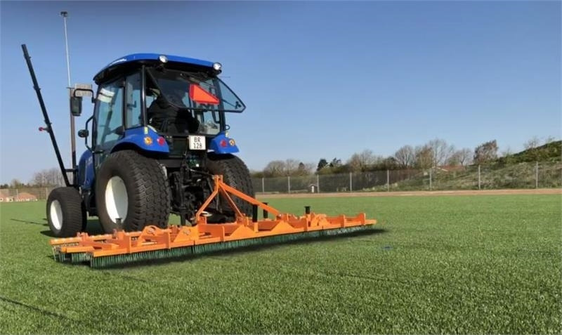 - - - Epoke Turf brush med rivefjedre - Vassoura para Máquina agrícola: foto 1 - - - Epoke Turf brush med rivefjedre - Vassoura para Máquina agrícola: foto 1