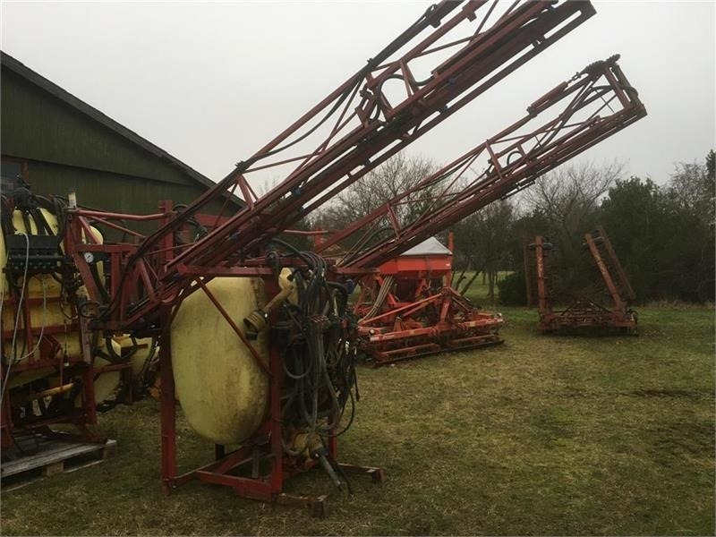 Hardi LHY 1000 / 16/361 Incl. fronttank - Pulverizador de arrastar: foto 2 Hardi LHY 1000 / 16/361 Incl. fronttank - Pulverizador de arrastar: foto 2
