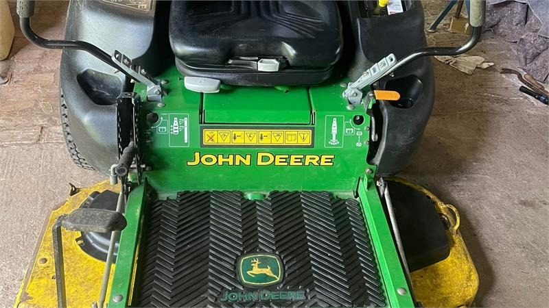 John Deere Z645 Zero turn - Cortador de grama: foto 1 John Deere Z645 Zero turn - Cortador de grama: foto 1