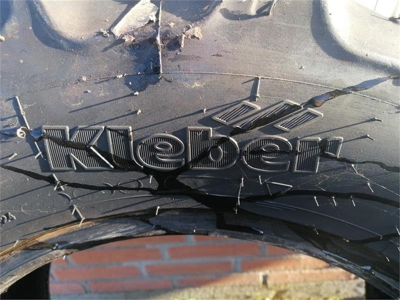 Kleber 300/70R20 - Pneu para Veículo municipal/ Especial: foto 5 Kleber 300/70R20 - Pneu para Veículo municipal/ Especial: foto 5