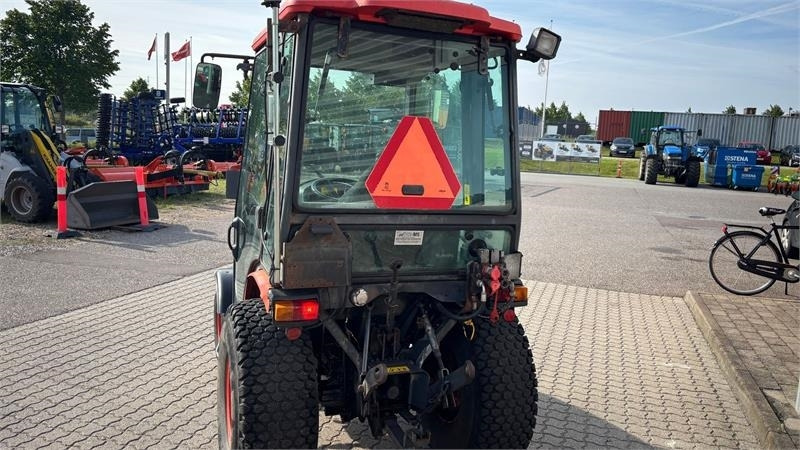 Kubota B2530 HST B2530 - Trator municipal: foto 2 Kubota B2530 HST B2530 - Trator municipal: foto 2