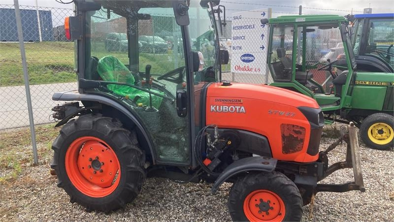 Kubota STW37 Kun 1145 timer  - Trator municipal: foto 1 Kubota STW37 Kun 1145 timer  - Trator municipal: foto 1