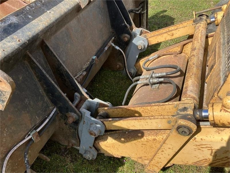 New Holland 675D - Retroescavadeira: foto 5 New Holland 675D - Retroescavadeira: foto 5