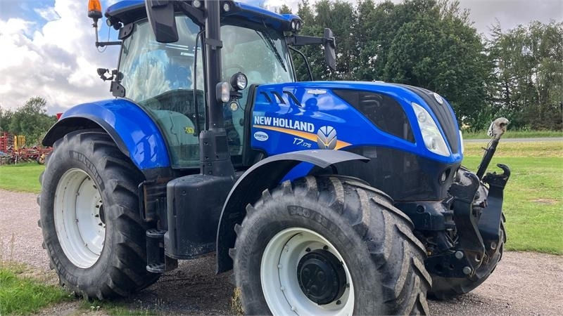 New Holland T7.175 Auto Command - Trator: foto 4 New Holland T7.175 Auto Command - Trator: foto 4
