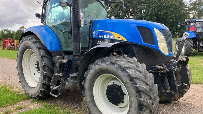 New Holland T7030 - Trator: foto 4 New Holland T7030 - Trator: foto 4