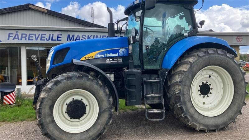 New Holland T7030 - Trator: foto 1 New Holland T7030 - Trator: foto 1