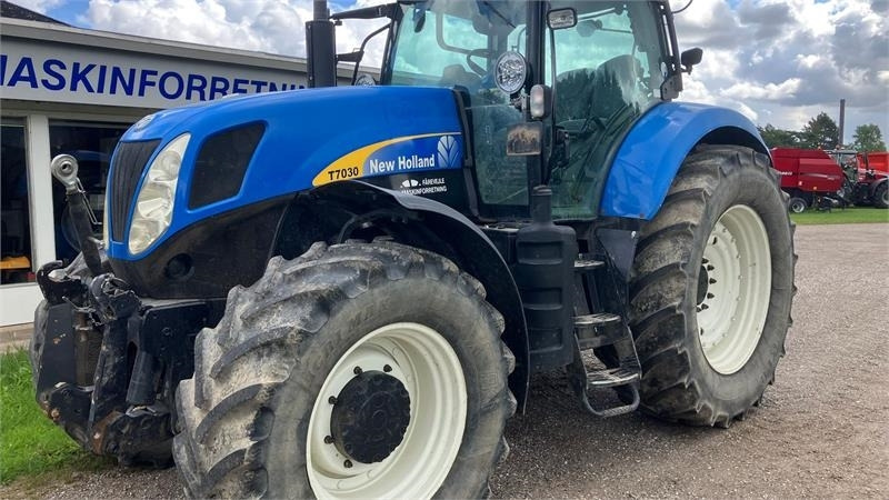 New Holland T7030 - Trator: foto 2 New Holland T7030 - Trator: foto 2