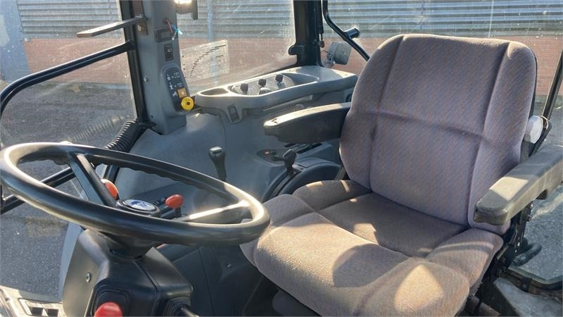 New Holland TS115  - Trator: foto 5 New Holland TS115  - Trator: foto 5