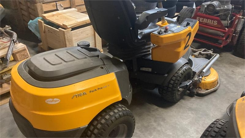 Stiga Park Pro 540IX 4WD 125 Combi Pro el. - Cortador de grama: foto 3 Stiga Park Pro 540IX 4WD 125 Combi Pro el. - Cortador de grama: foto 3