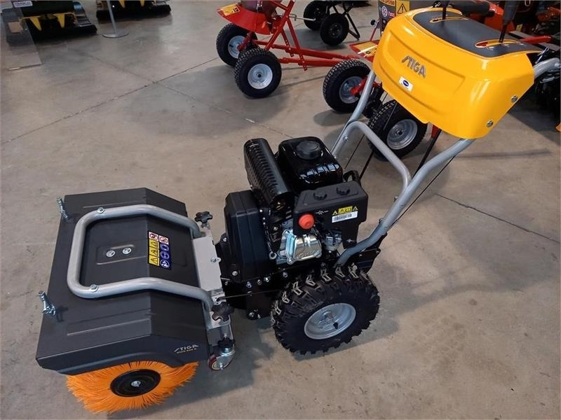 - - - Stiga SWS 800G - Varredora industrial: foto 1 - - - Stiga SWS 800G - Varredora industrial: foto 1