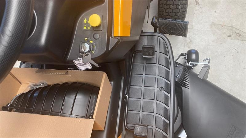 Stiga Tornado 5108 - Trator municipal: foto 4 Stiga Tornado 5108 - Trator municipal: foto 4